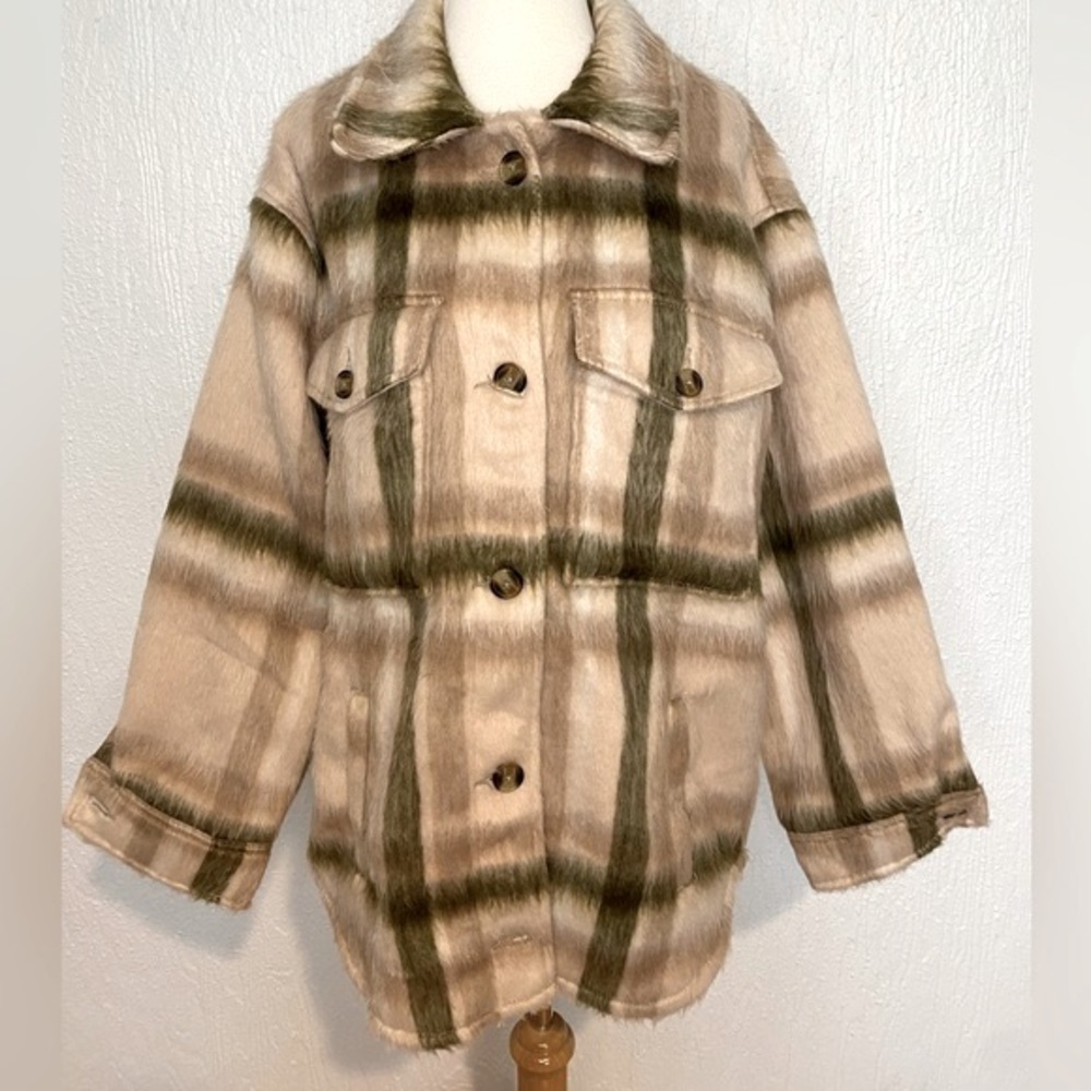 NWOT American Eagle button down soft furry plaid shacket